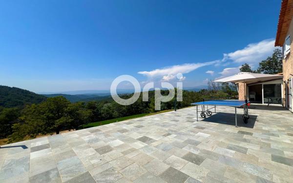 Maison à vendre    6 pièces • 194,05 m2 Mandelieu-la-Napoule