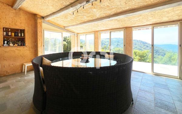 Maison à vendre    6 pièces • 194,05 m2 Mandelieu-la-Napoule