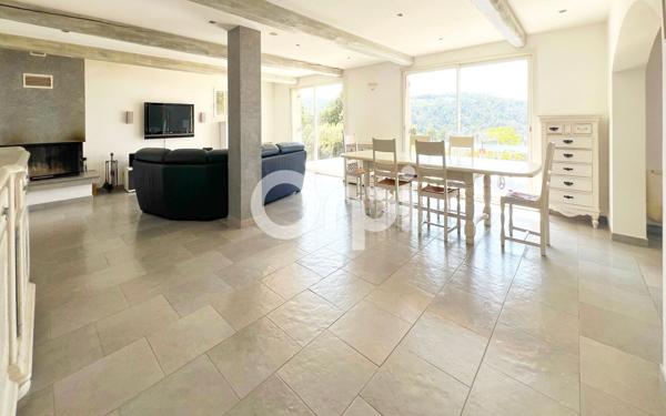 Maison à vendre    6 pièces • 194,05 m2 Mandelieu-la-Napoule