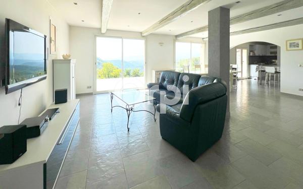 Maison à vendre    6 pièces • 194,05 m2 Mandelieu-la-Napoule