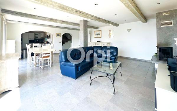 Maison à vendre    6 pièces • 194,05 m2 Mandelieu-la-Napoule