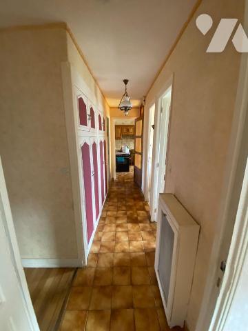 Maison à Vendre à Mauriac (15200) Cantal (15)

Cette maison, mitoyenne sur un pignon, est sit...