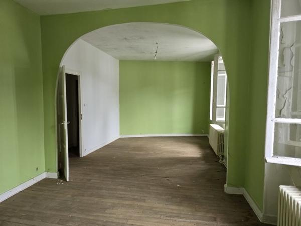 Maison à vendre |  Magnac-Bourg |  14 pièces | 360 m²