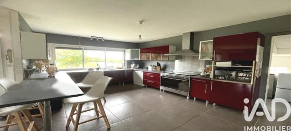 Maison à vendre 7 pièces 175 m² Saint-Jean-d'Angély