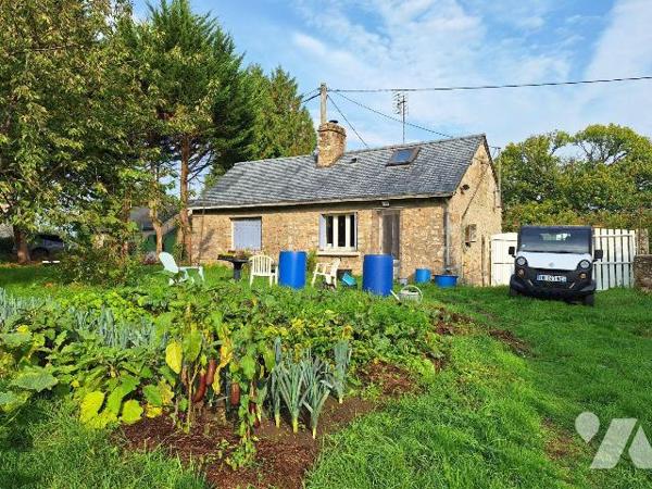 A Vendre, à CHAILLAND (53420). Maison rurale à rénover, comprenant deux pièces principales. Gre...