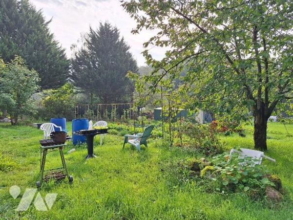 A Vendre, à CHAILLAND (53420). Maison rurale à rénover, comprenant deux pièces principales. Gre...