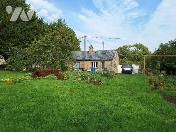 A Vendre, à CHAILLAND (53420). Maison rurale à rénover, comprenant deux pièces principales. Gre...