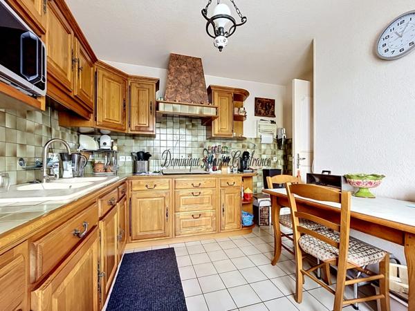 TREHET (41)-Maison de plain pied à vendre-86m²- 4 pièces - garage, terrasse, barbecue, jardin de 1025m²