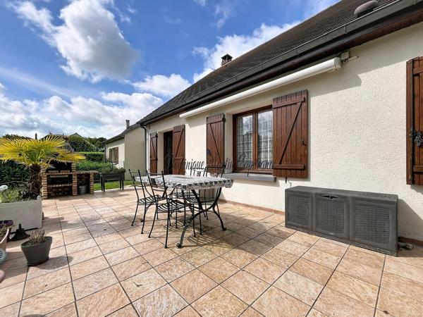 TREHET (41)-Maison de plain pied à vendre-86m²- 4 pièces - garage, terrasse, barbecue, jardin de 1025m²