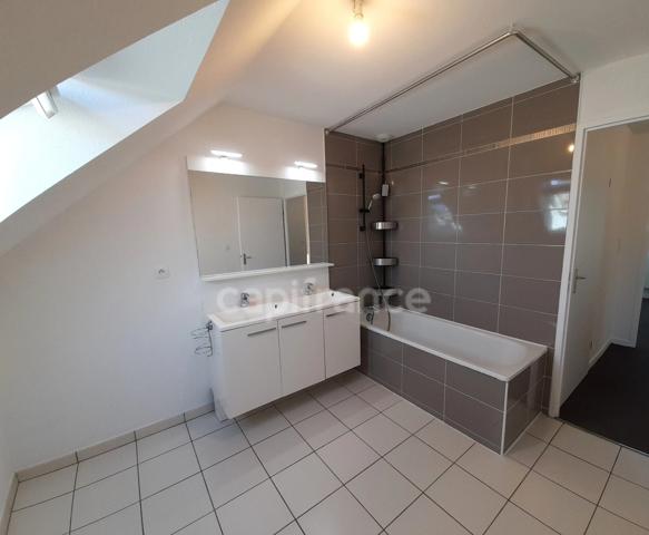 Maison individuelle à vendre 4 pièces PLOGONNEC (29180) - surface habitable 85 m2- 3 chambres - 1 garage - 1 jardin - 1 terrasse. Parcelle de 288 m2