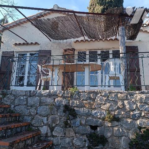 maison individuelle de 3 pièces principales sur  1781 m² de terrain