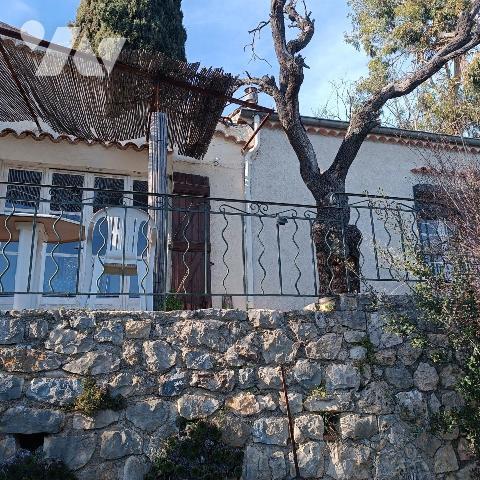 maison individuelle de 3 pièces principales sur  1781 m² de terrain