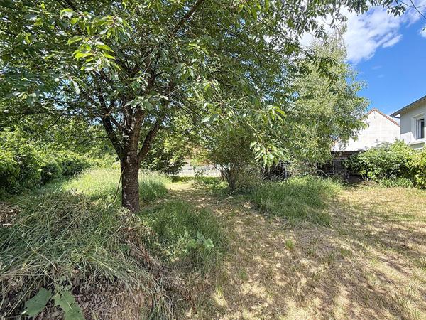 Maison à Meaux - POSSIBILITE DE DIVISION DE TERRAINS - proche commerces et écoles - 3 chambres - sous-sol total et grenier aménageable