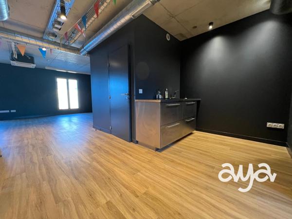 Bureaux en parfait état, lieu unique