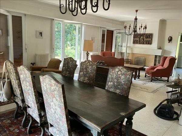 Maison à vendre |  Roquefort |  8 pièces | 191 m²