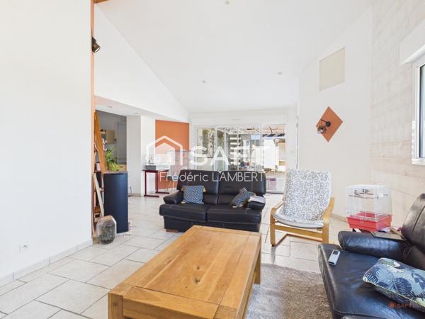 Magné : maison familiale de 200 m² avec 5 chambres