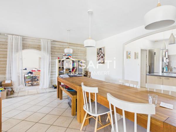 Magné : maison familiale de 200 m² avec 5 chambres