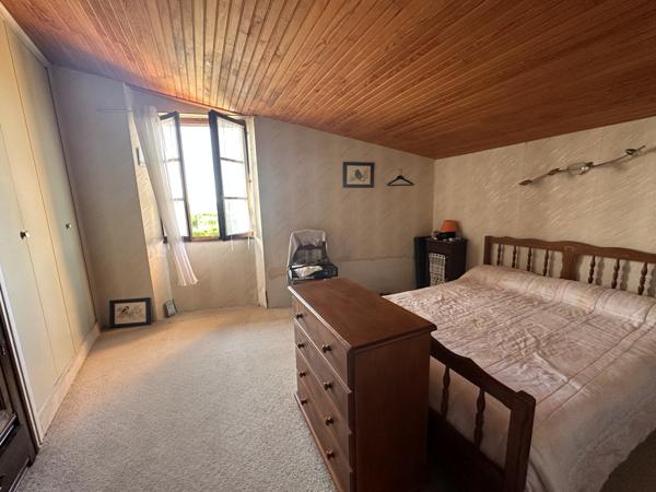 Escazeaux (82500) FERME A RENOVER AVEC DEPENDANCES ET GRAND TERRAIN