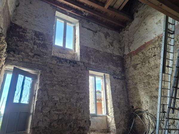 Bâtisse à fort potentiel, volumes exceptionnels