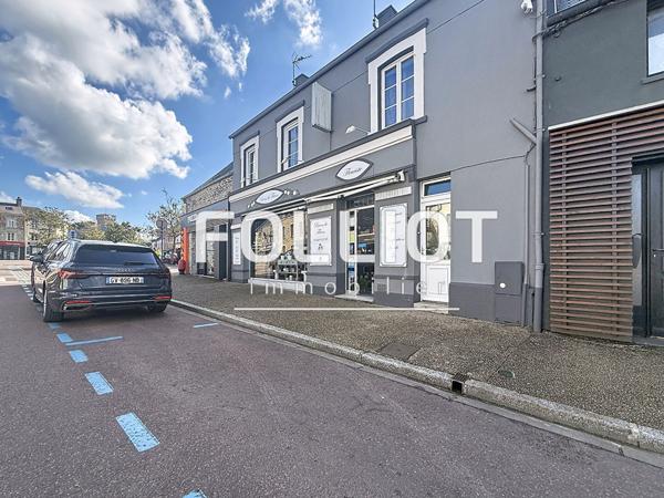 À VENDRE LOCAL COMMERCIAL ET HABITATION AU COEUR DE BARNEVILLE-CARTERET