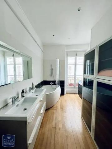 Appartement à louer 4 pièces 126.7m² Orléans (45000)