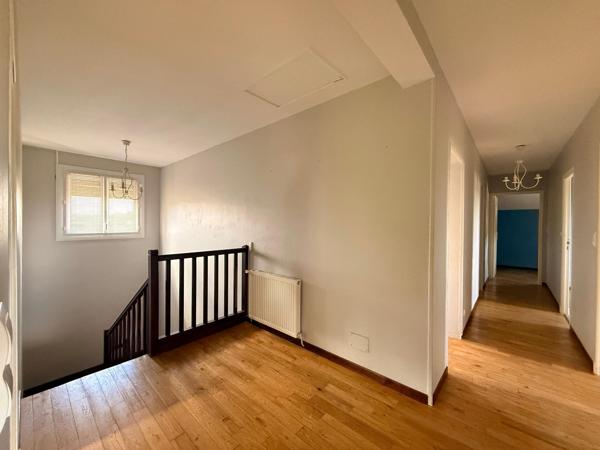 maison familiale 222  m²-8 pièces-6 chambres-2206 m² de terrain