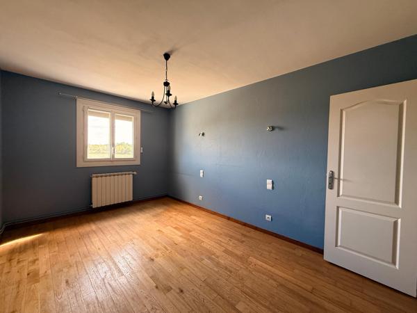 maison familiale 222  m²-8 pièces-6 chambres-2206 m² de terrain