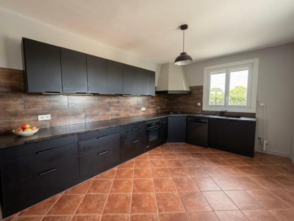 maison familiale 222  m²-8 pièces-6 chambres-2206 m² de terrain