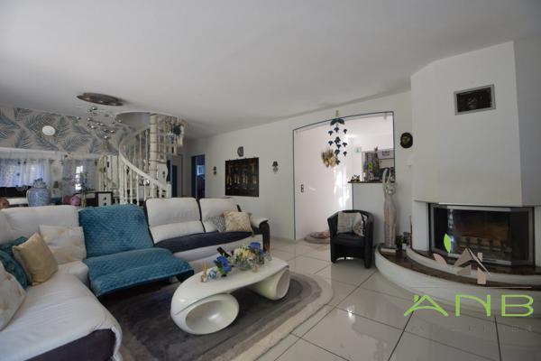 🏡 L’Inattendu – Propriété Singulière de 314 m² sur 2 003 m² de Terrain