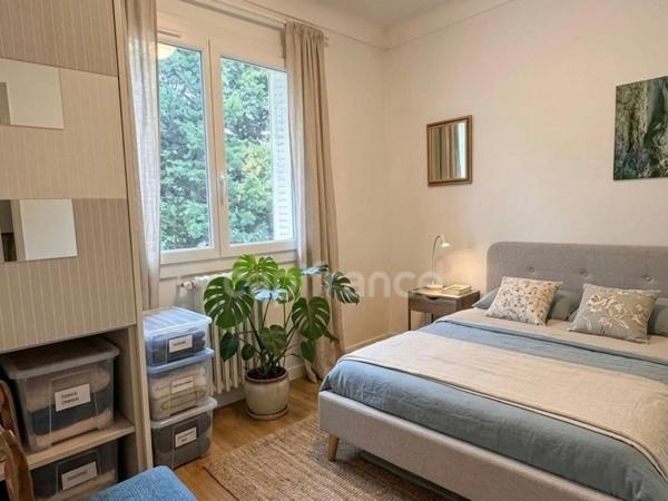 CANNES / IMMEUBLE DE CHARME TYPE HÔTEL PARTICULIER / FORT POTENTIEL / CALME ABSOLU