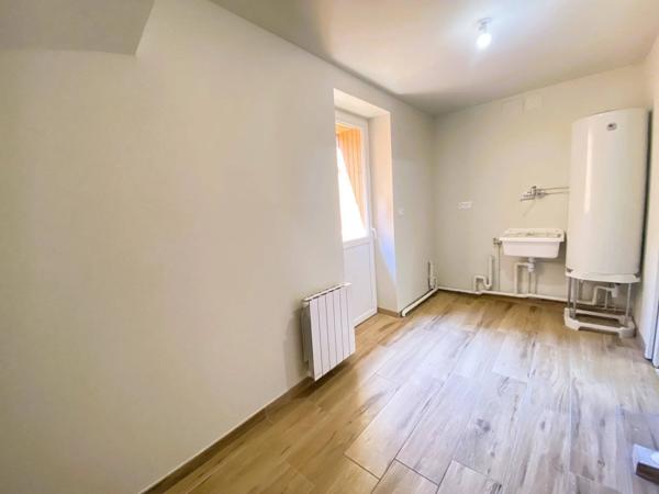 03200 VICHY - MAISON DE VILLE 3 PIÈCES AVEC GARAGE AVEC PATIO