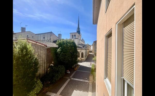 Appartement à vendre 3 pièces VILLEFRANCHE SUR SAONE (69)