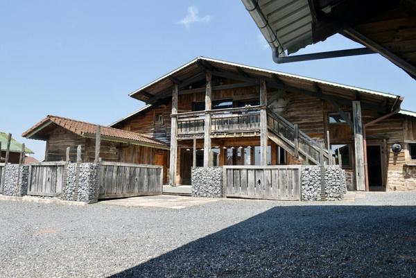 VASTE CHALET OFFRANT DE NOMBREUSES POSSIBILITES