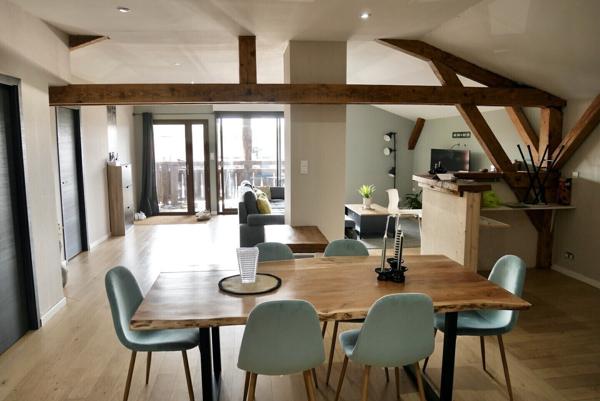 VASTE CHALET OFFRANT DE NOMBREUSES POSSIBILITES