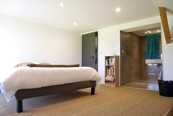 VASTE CHALET OFFRANT DE NOMBREUSES POSSIBILITES