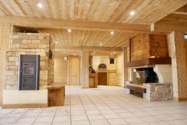 VASTE CHALET OFFRANT DE NOMBREUSES POSSIBILITES