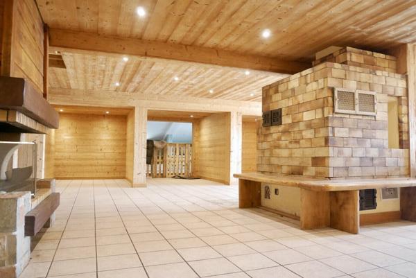 VASTE CHALET OFFRANT DE NOMBREUSES POSSIBILITES