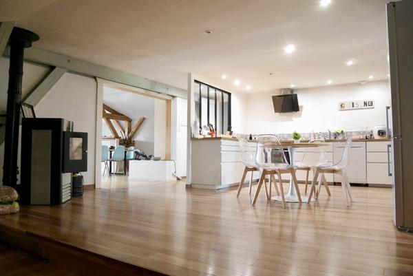 VASTE CHALET OFFRANT DE NOMBREUSES POSSIBILITES