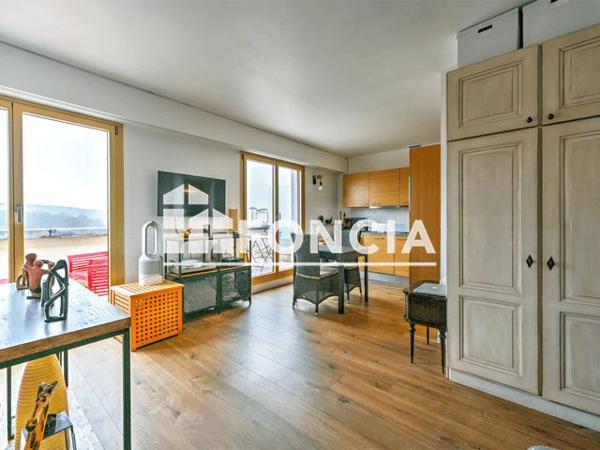 À vendre Studio 33.66 m² - Versailles 78000