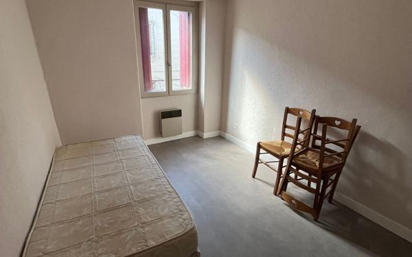 Maison à vendre    2 pièces • 77,98 m2 Sury-le-Comtal