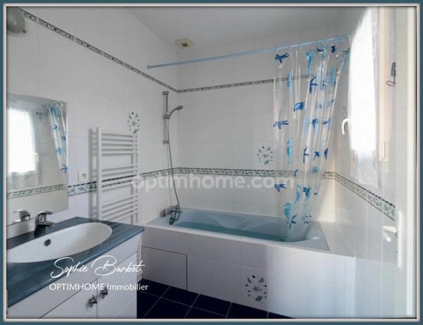 BASSIN D'ARCACHON - Coeur de GUJAN-MESTRAS - Maison familiale 4 chambres avec grand garage et piscine