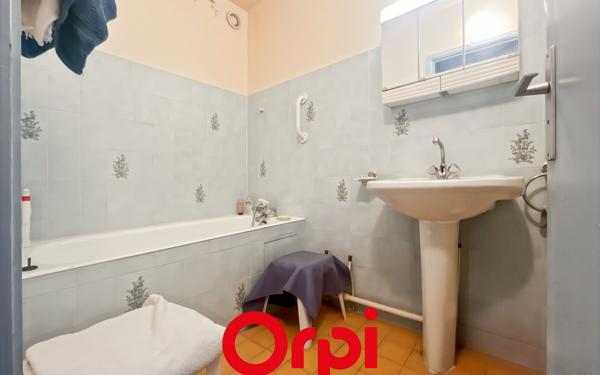 Appartement à vendre    1 pièce • 31,42 m2 Bandol