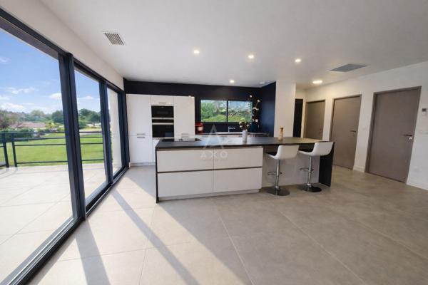 Magnifique contemporaire état irréprochable de plus de 200m2