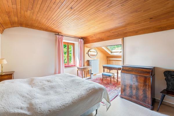 Gex (01170) Maison de charme 5 chambres - Grand terrain - Investissement