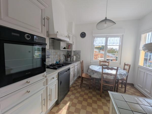 "LA MAISON BELLEVUE" :  Maison familiale de caractère