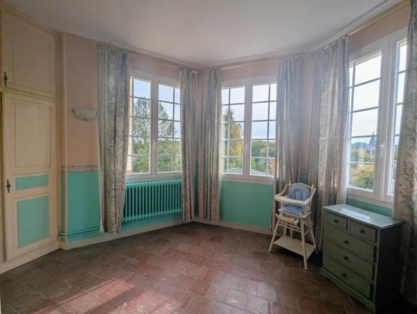 "LA MAISON BELLEVUE" :  Maison familiale de caractère