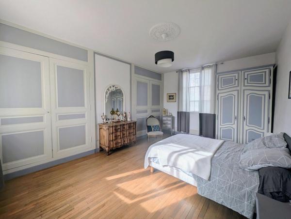 "LA MAISON BELLEVUE" :  Maison familiale de caractère