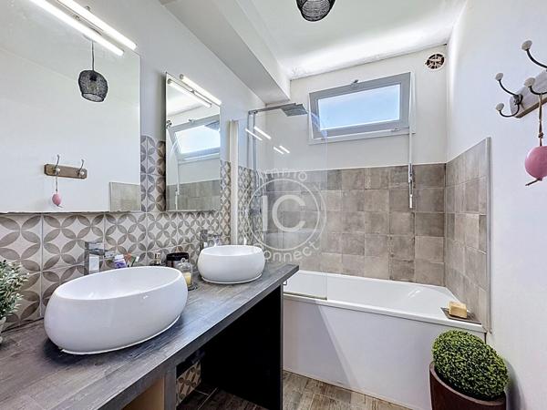 Chaleureuse maison de charme d'environ 150m² - Lozanne