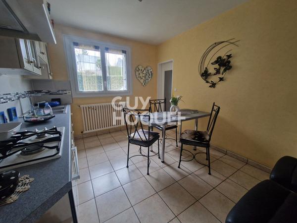 MAISON DANS LE BOURG DE SERENT !