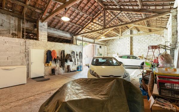 Maison à vendre    7 pièces • 183 m2 Manosque